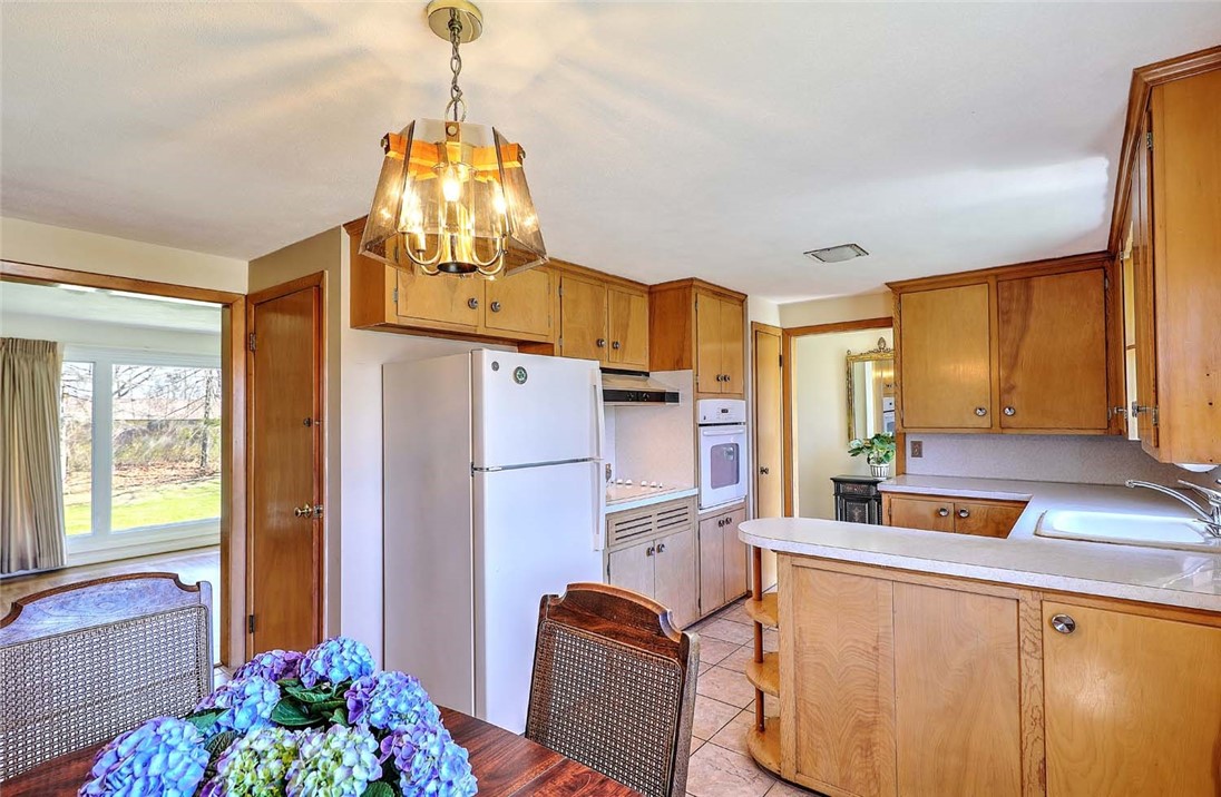 40 Covington Drive Warwick, RI 02886 - Photo 12 of 44