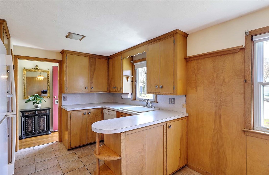 40 Covington Drive Warwick, RI 02886 - Photo 13 of 44