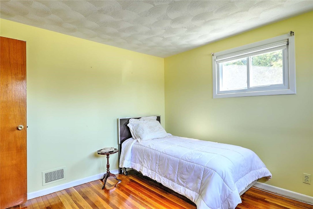 40 Covington Drive Warwick, RI 02886 - Photo 25 of 44