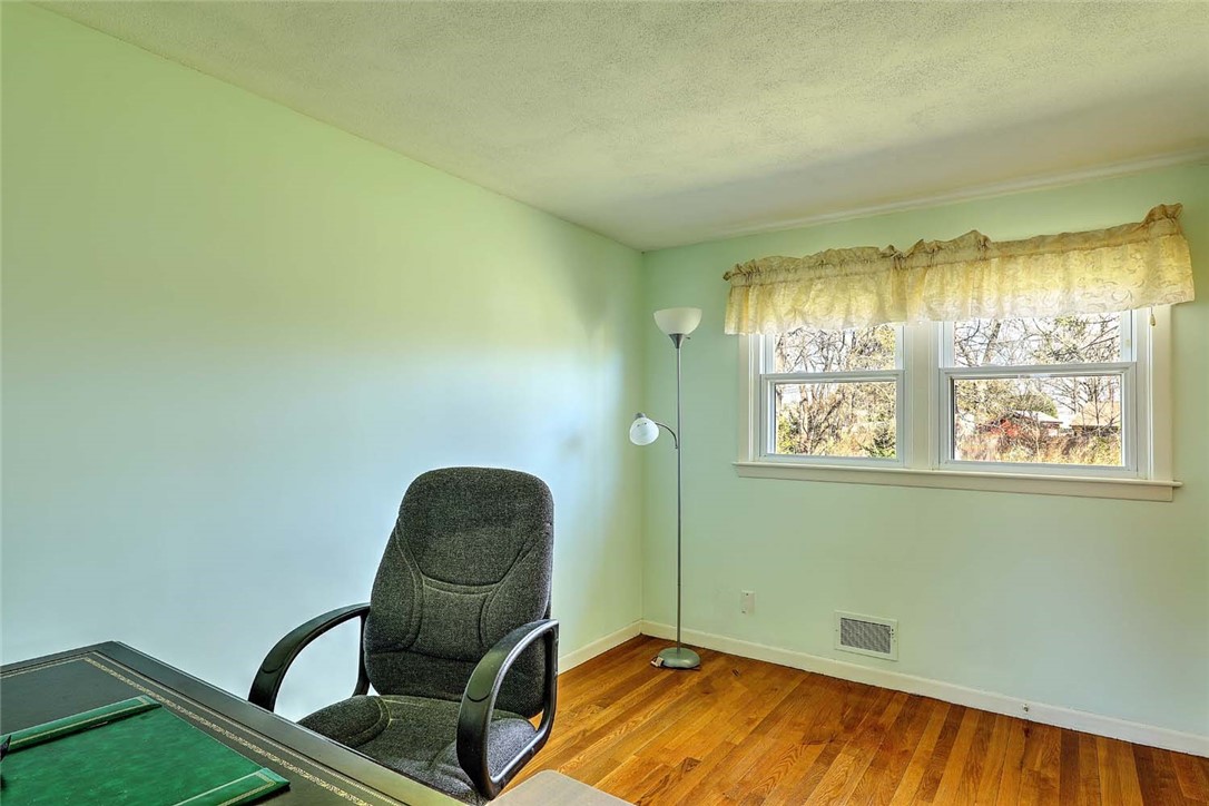 40 Covington Drive Warwick, RI 02886 - Photo 27 of 44