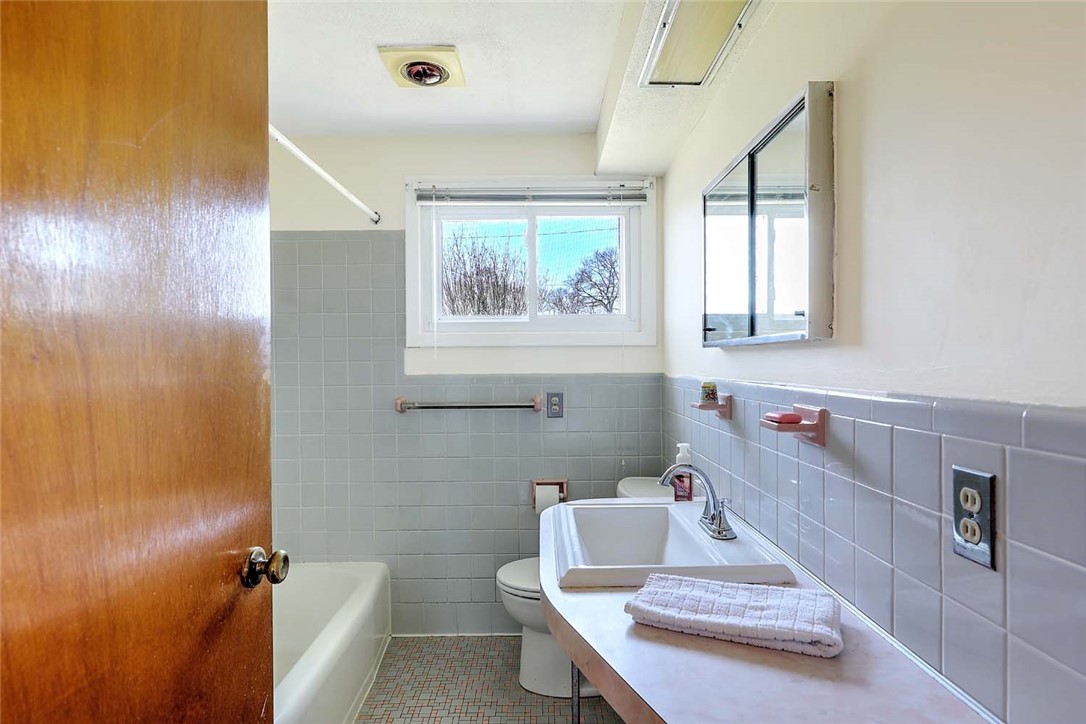 40 Covington Drive Warwick, RI 02886 - Photo 29 of 44