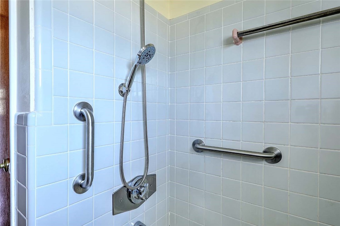 40 Covington Drive Warwick, RI 02886 - Photo 30 of 44