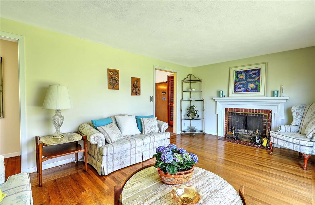 40 Covington Drive Warwick, RI 02886 - Photo 7 of 44