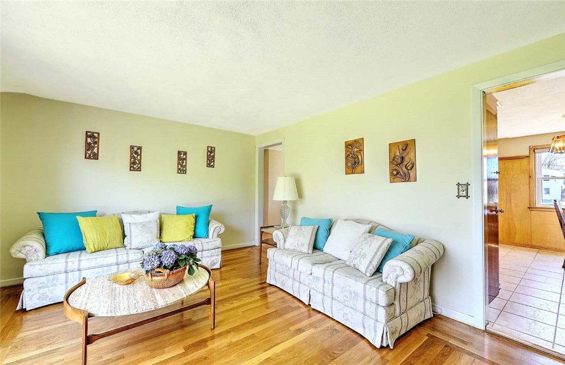 40 Covington Drive Warwick, RI 02886 - Photo 8 of 44