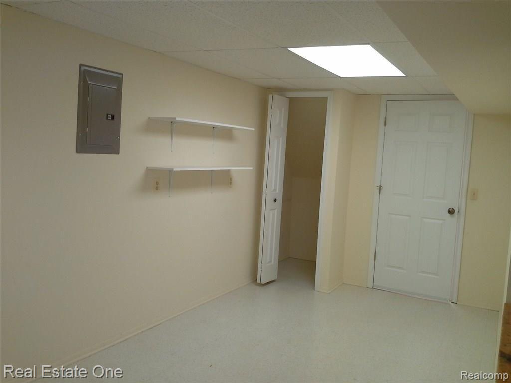 170 Pine Tree Ridge Waterford, MI 48327 - Photo 48 of 63