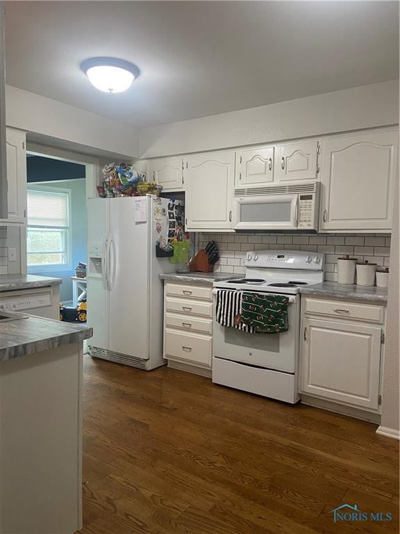 1009 Farmington Road Maumee, OH 43537 - Photo 2 of 13 Photo 2