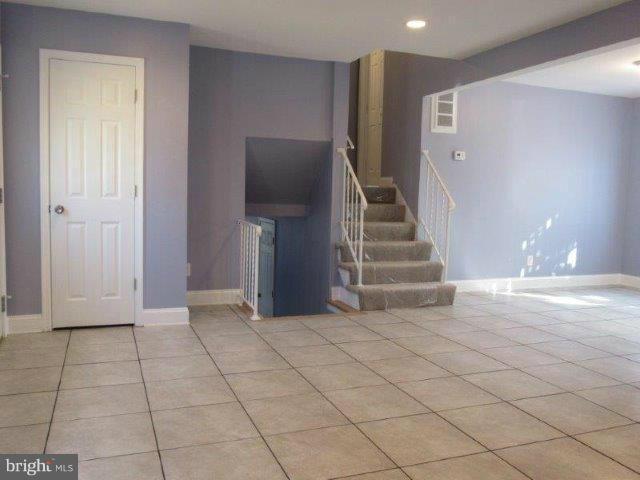 6911 Decatur Place Hyattsville, MD 20784 - Photo 9 of 28 Living Room