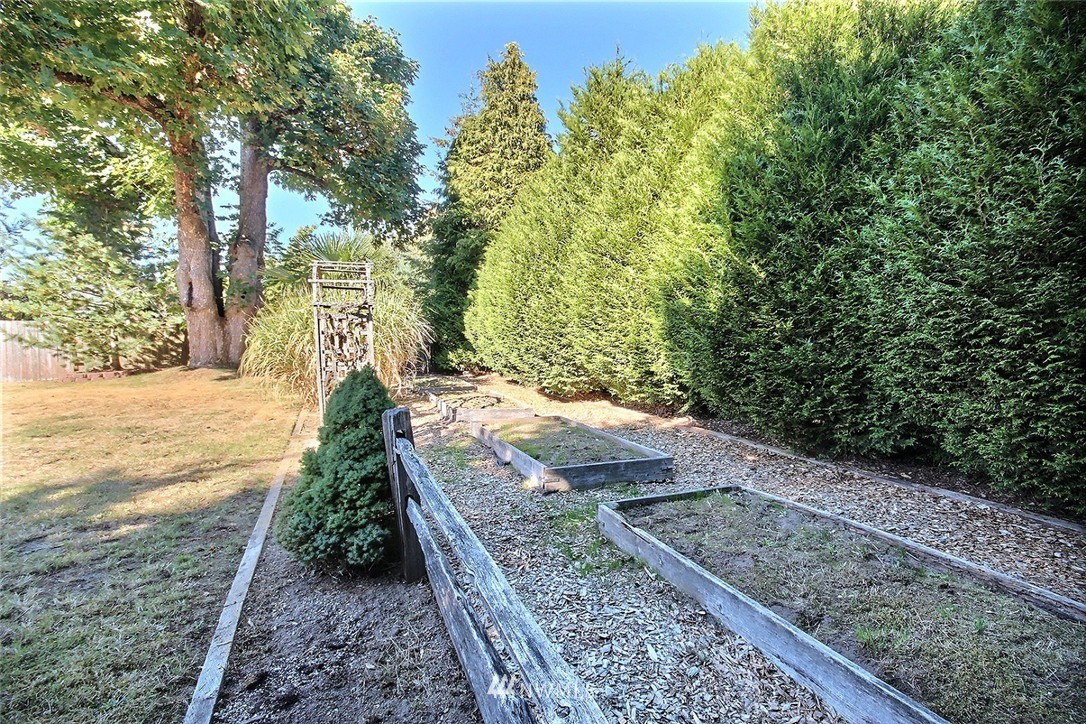 1216 Queen Avenue Northeast Renton, WA 98056 - Photo 22 of 25