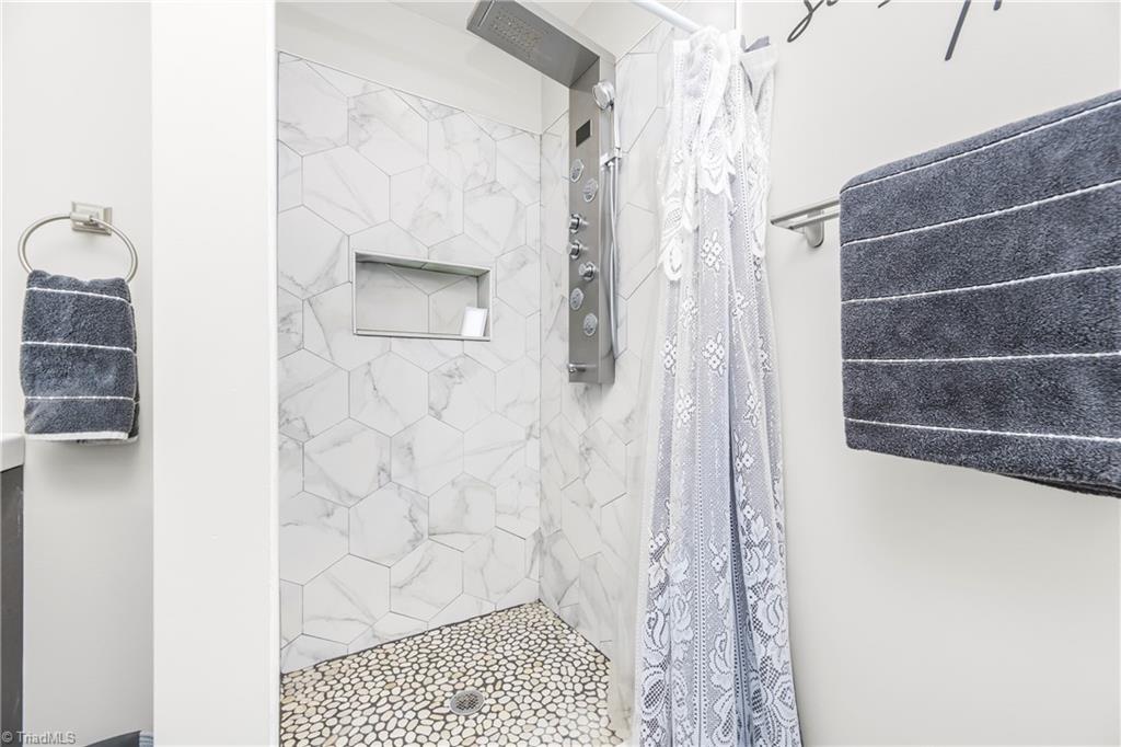 1556 Sharon Road Winston-Salem, NC 27103 - Photo 25 of 46 primary bath
