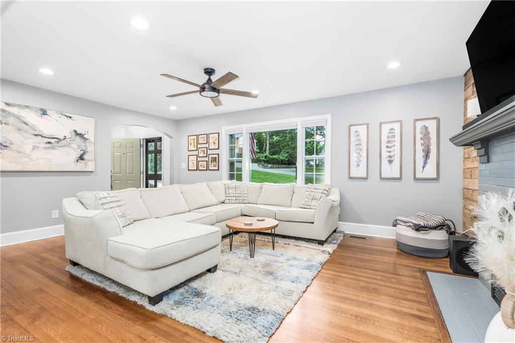 1556 Sharon Road Winston-Salem, NC 27103 - Photo 6 of 46 living room