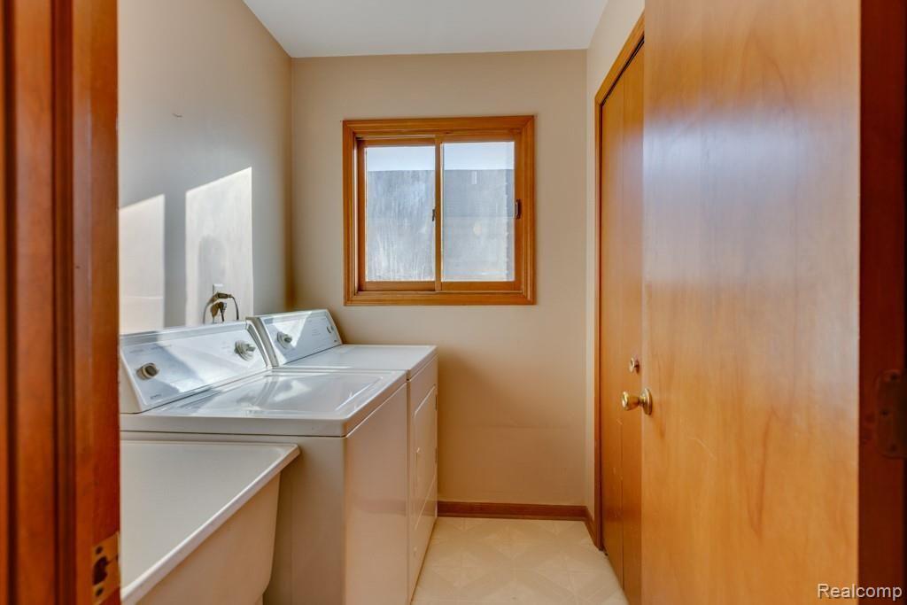 385 Buttercup Drive Rochester Hills, MI 48307 - Photo 26 of 33