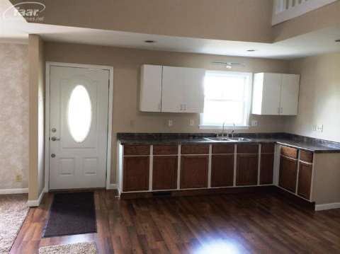 9015 Wilson Road Montrose, MI 48457 - Photo 9 of 39 20419951-8.JPG