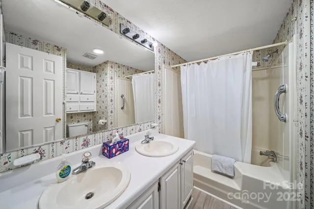 $259,900 | 1135 Pinehaven Drive, New London, NC 28127