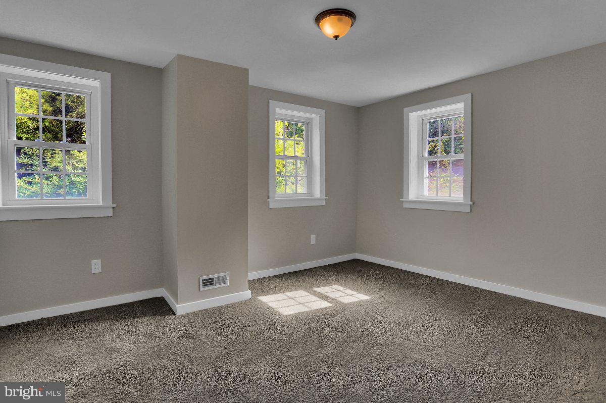 275 Green Valley Road York, PA 17403 - Photo 28 of 61 Gallery Image 28
