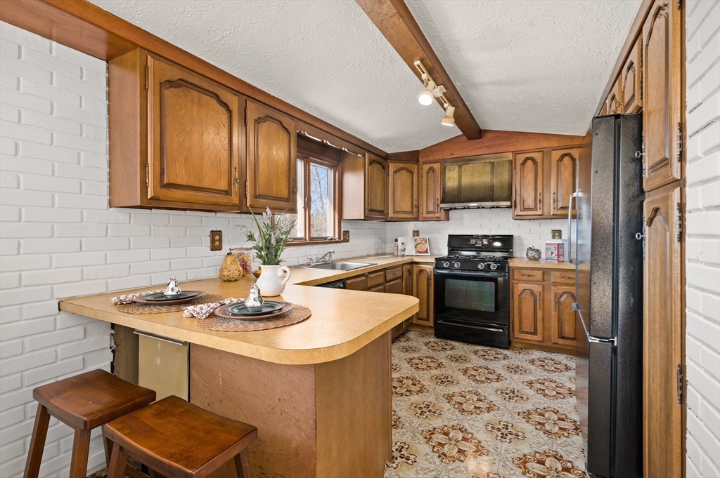 38 Fern Road Medford, MA 02155 - Photo 9 of 38