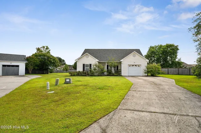 $2,050 | 113 Colville Court, Winnabow, NC 28479