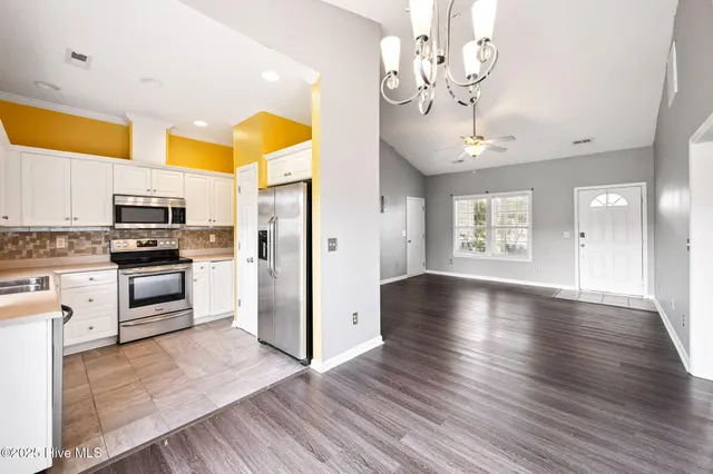 $2,050 | 113 Colville Court, Winnabow, NC 28479