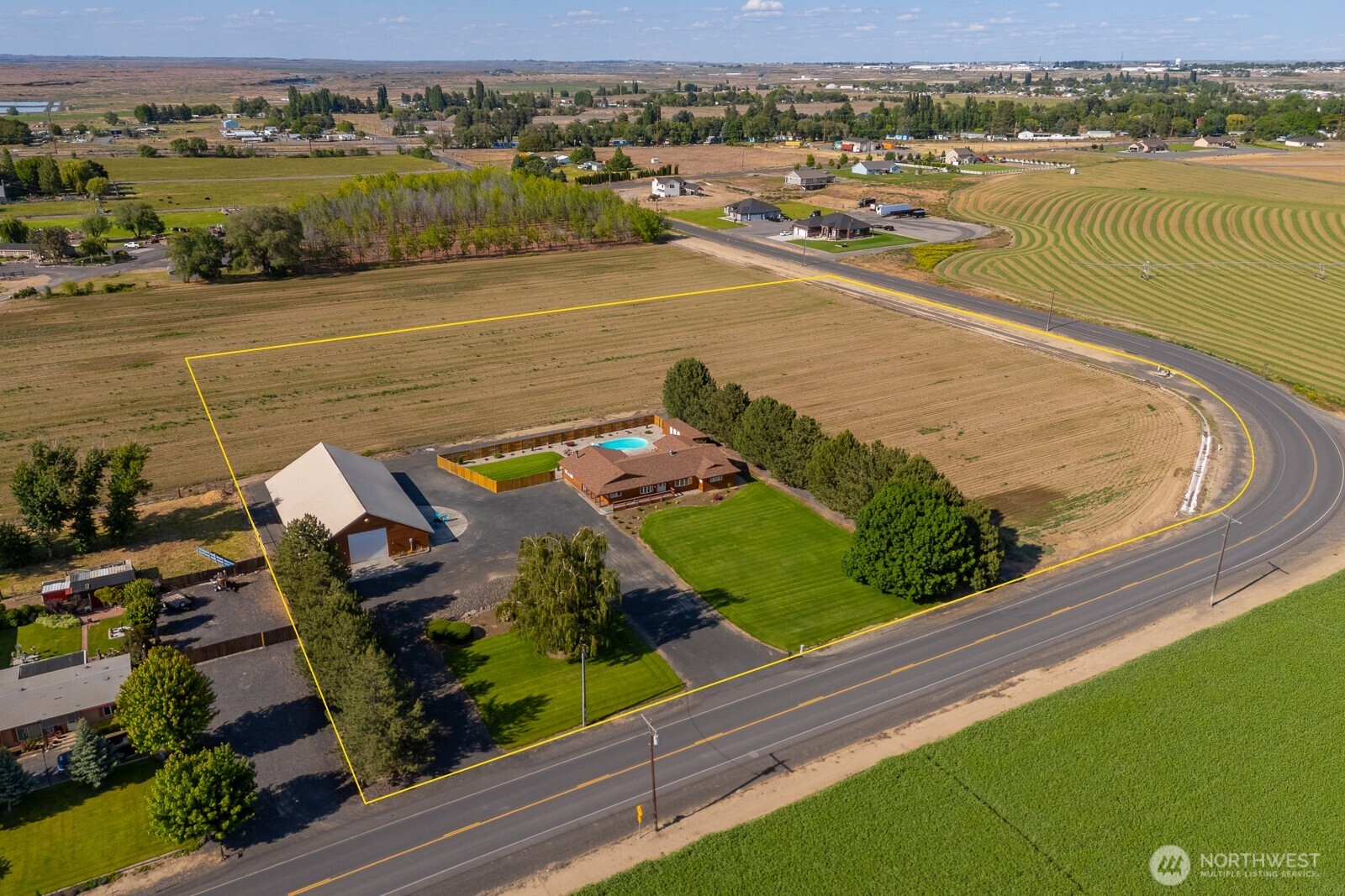 710 South McKinney Road Othello, WA 99344 - Photo 4 of 39