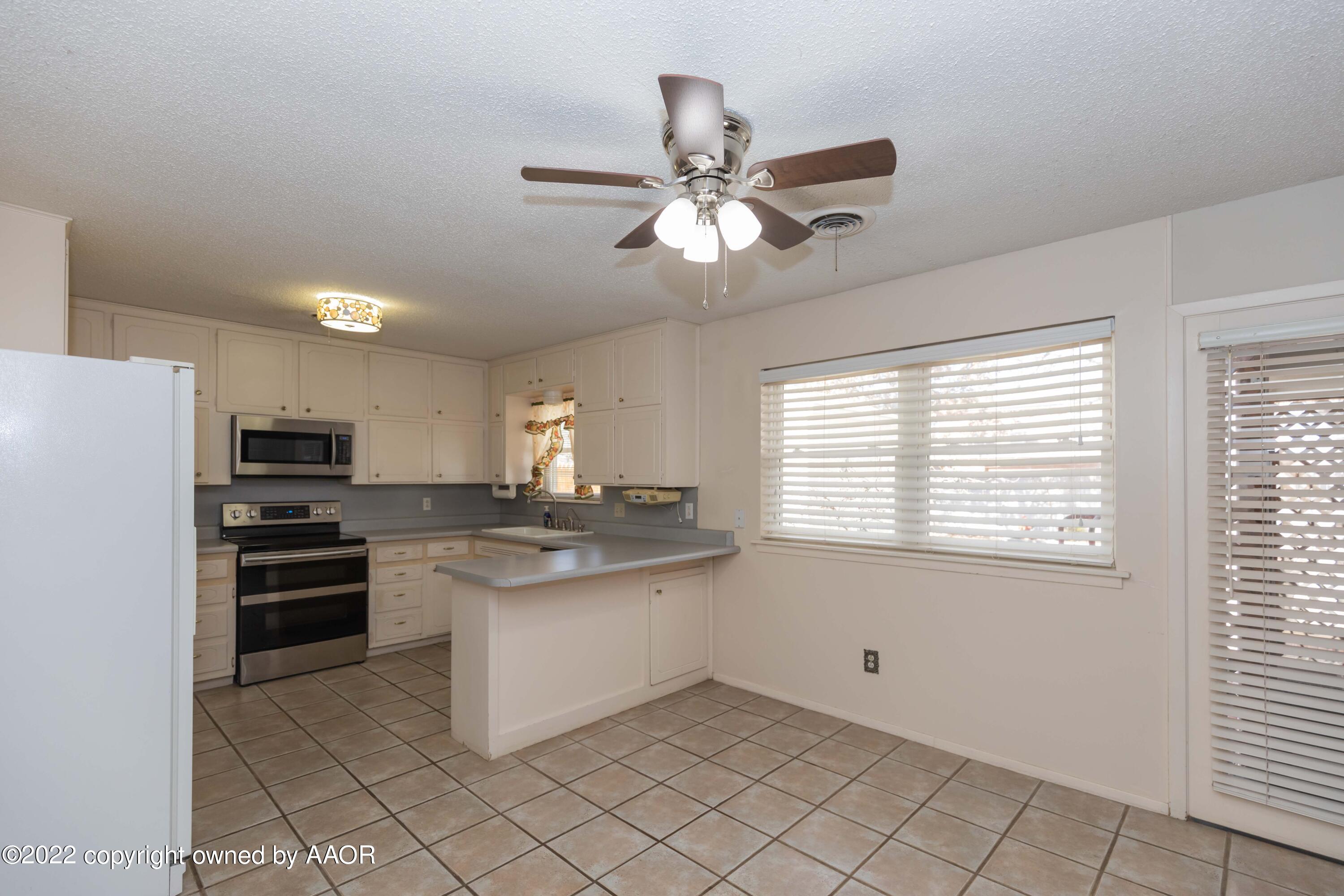 6210 Hanson Road Amarillo, TX 79106 - Photo 16 of 43 DINING VIEW 2