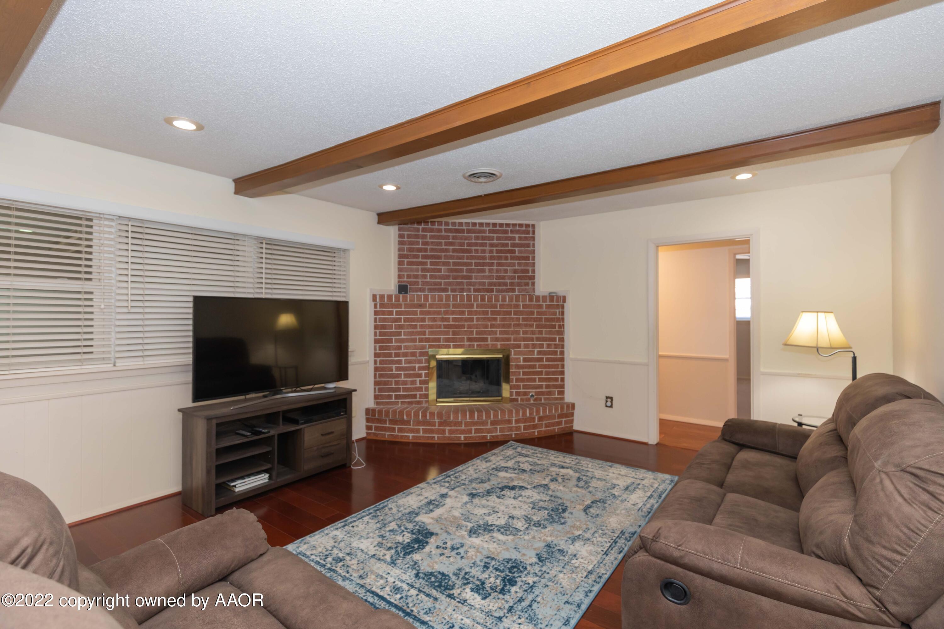 6210 Hanson Road Amarillo, TX 79106 - Photo 17 of 43 DEN VIEW 1