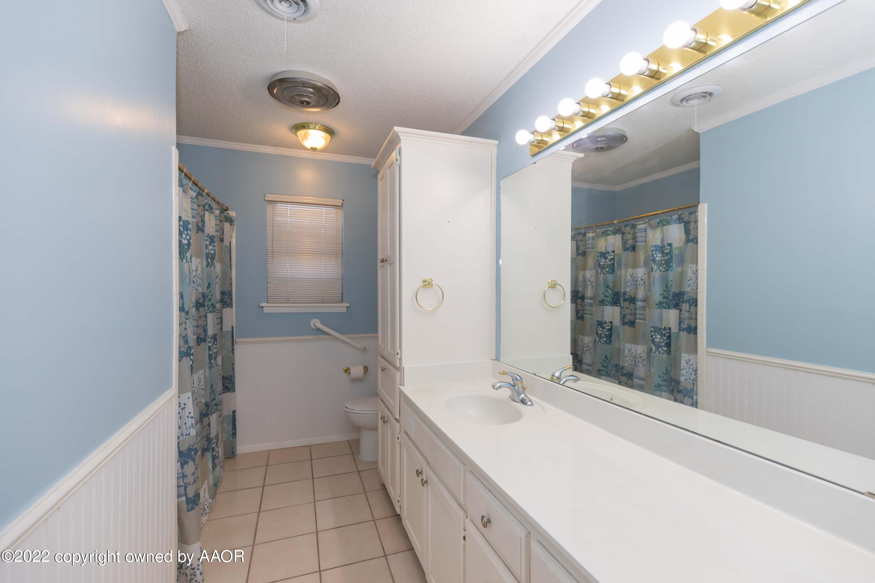 6210 Hanson Road Amarillo, TX 79106 - Photo 30 of 43 BATHROOM 2 VIEW 1