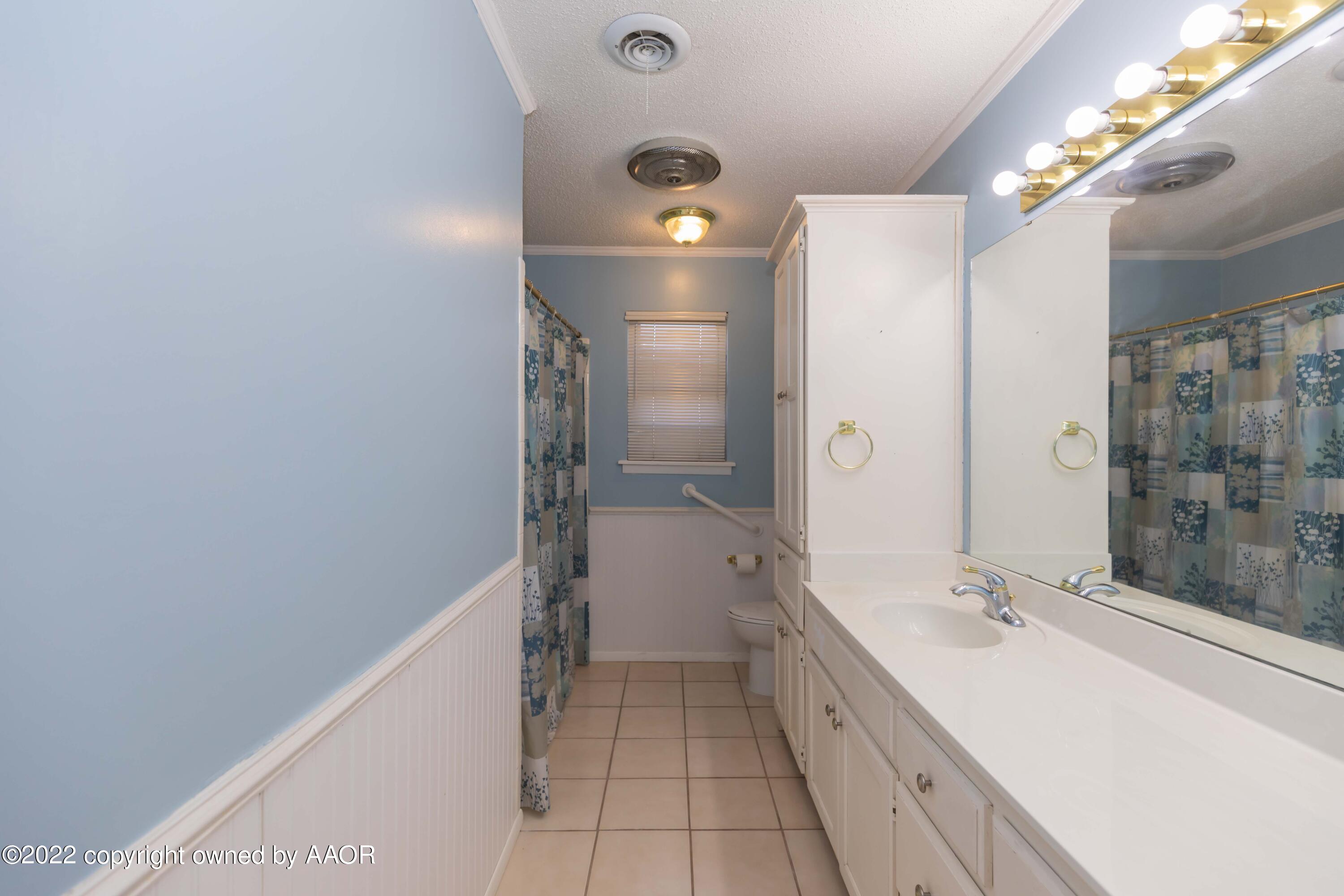 6210 Hanson Road Amarillo, TX 79106 - Photo 31 of 43 BATHROOM 2 VIEW 2