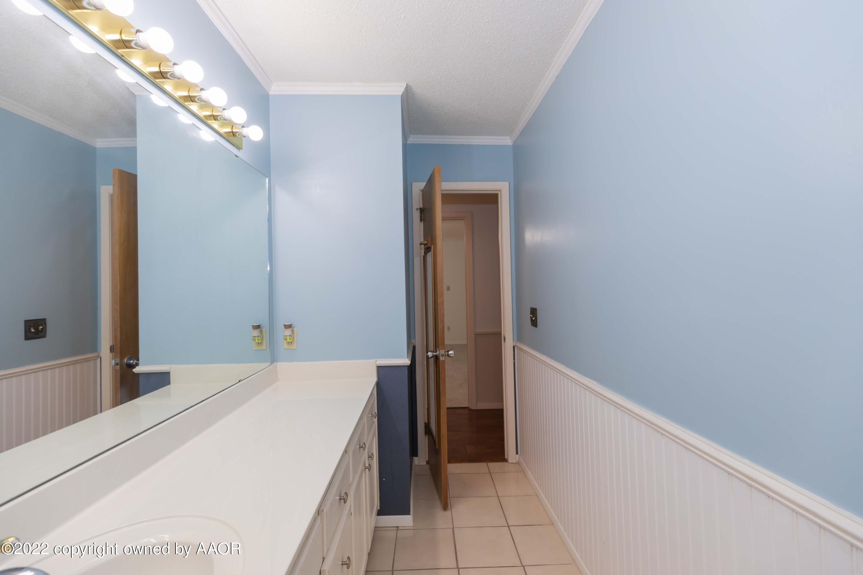 6210 Hanson Road Amarillo, TX 79106 - Photo 32 of 43 BATHROOM 2 VIEW 3