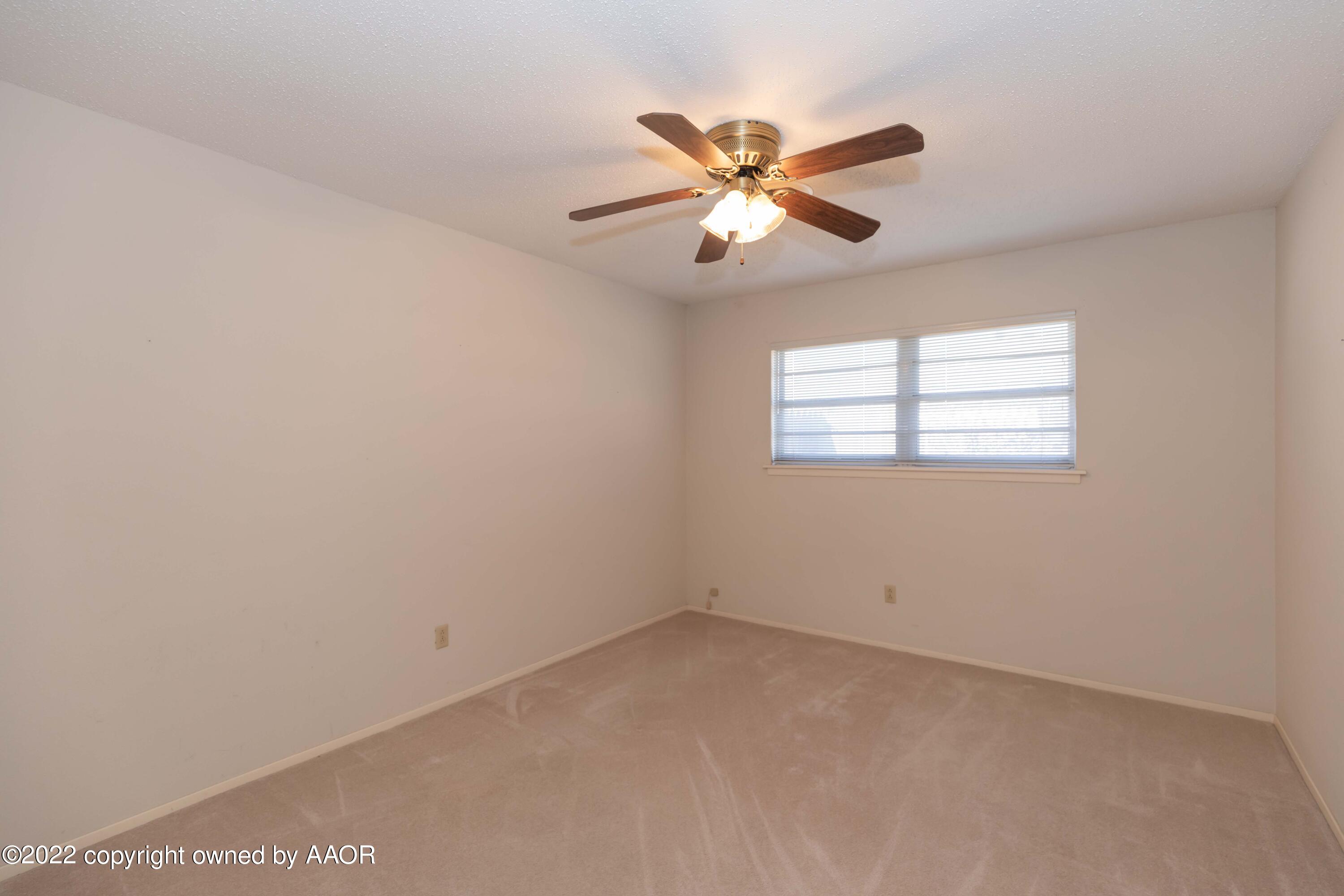 6210 Hanson Road Amarillo, TX 79106 - Photo 33 of 43 BEDROOM 3 VIEW 1