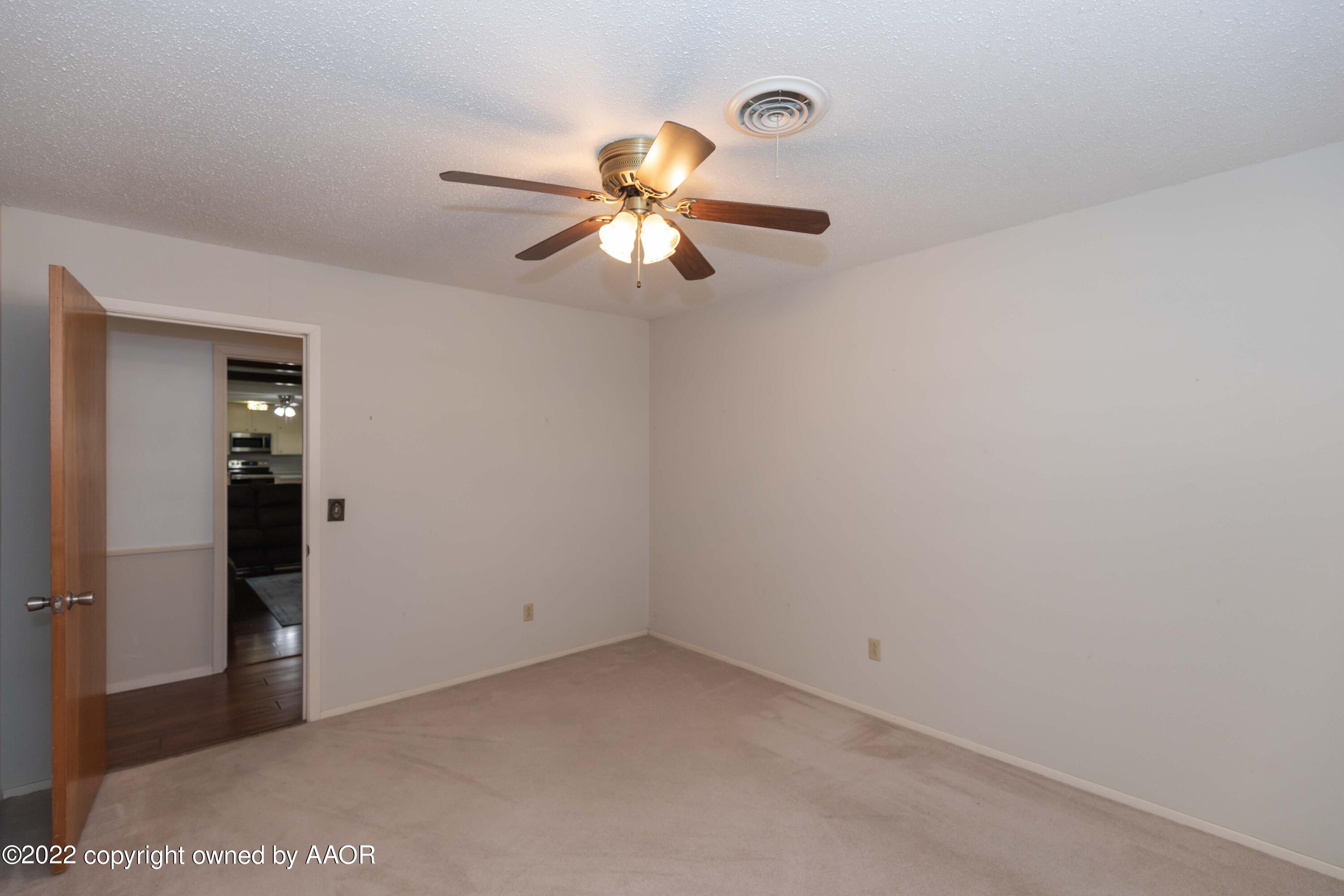 6210 Hanson Road Amarillo, TX 79106 - Photo 35 of 43 BEDROOM 3 VIEW 3