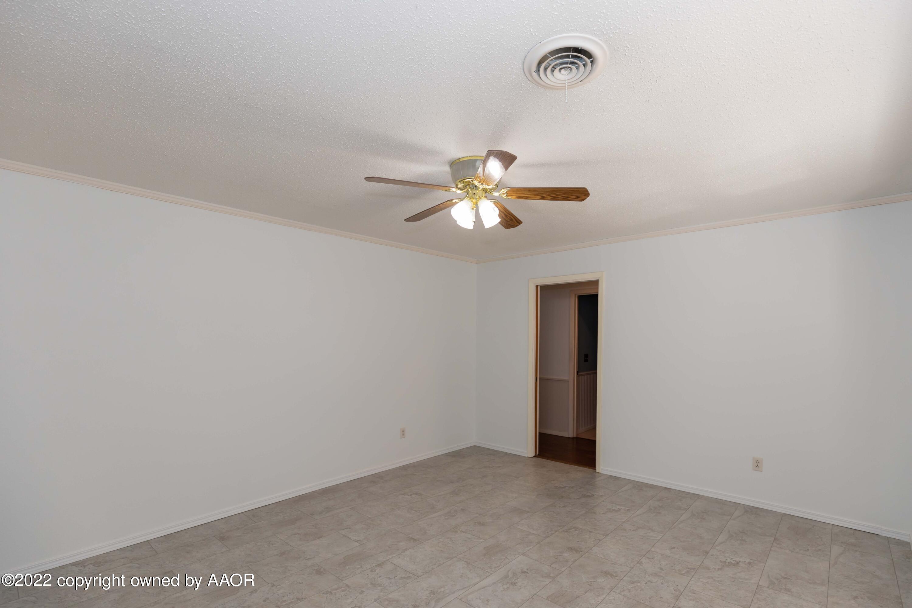 6210 Hanson Road Amarillo, TX 79106 - Photo 8 of 43 FORMAL LIVING VIEW 2