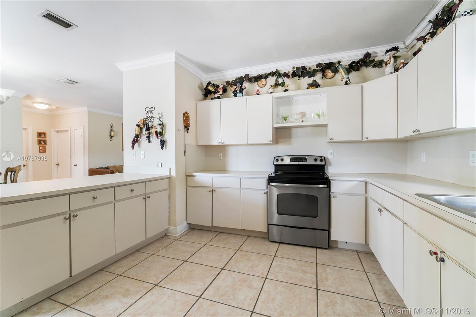 17325 Southwest 188th Street Miami, FL 33187 - Photo 13 of 21