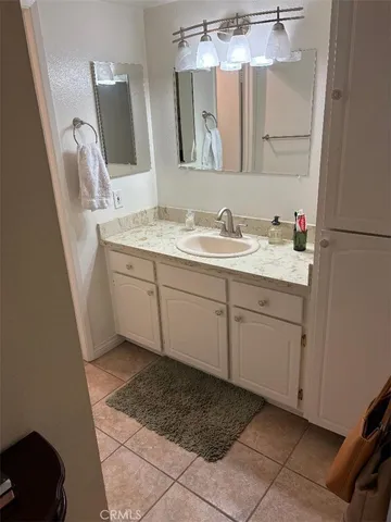 $1,990 | 2811 South Fairview Street, Santa Ana, CA 92704