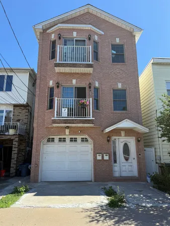 $3,600 | 28 Leonard Street, Unit 2, Jersey City, NJ 07307