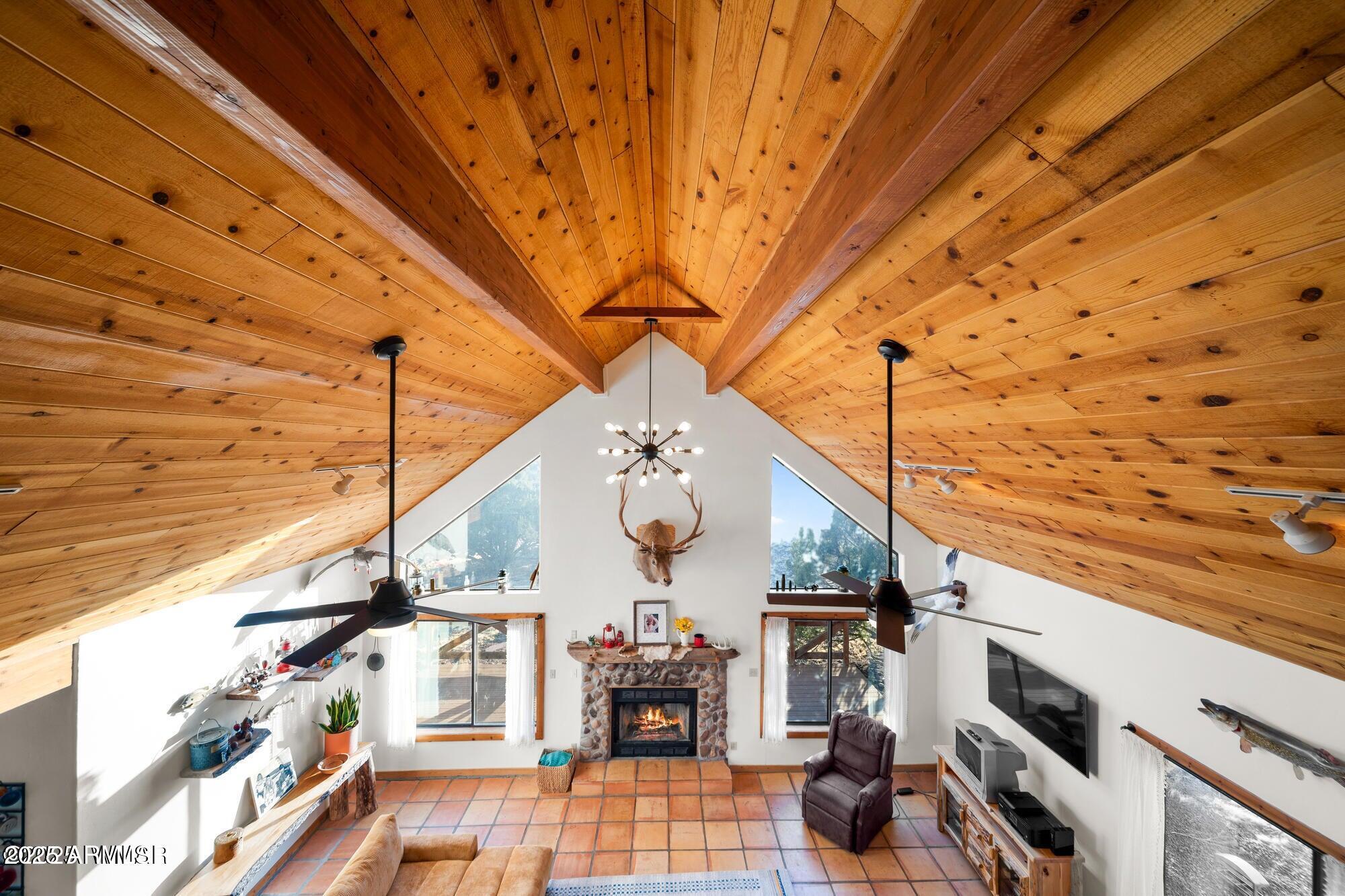 1923 Creekside Circle Show Low, AZ 85901 - Photo 30 of 71 a view of living room with furniture