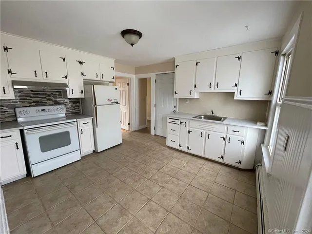 $1,450 | 96 Gridley Street, Bristol, CT 06010