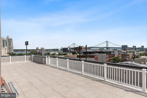 $3,900 | 806 North 2nd Street, Unit TOP 2, Philadelphia, PA 19123