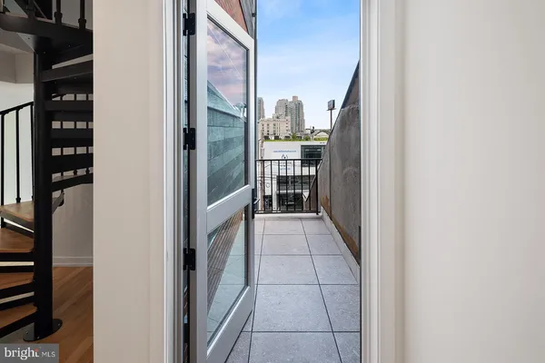 $3,900 | 806 North 2nd Street, Unit TOP 2, Philadelphia, PA 19123