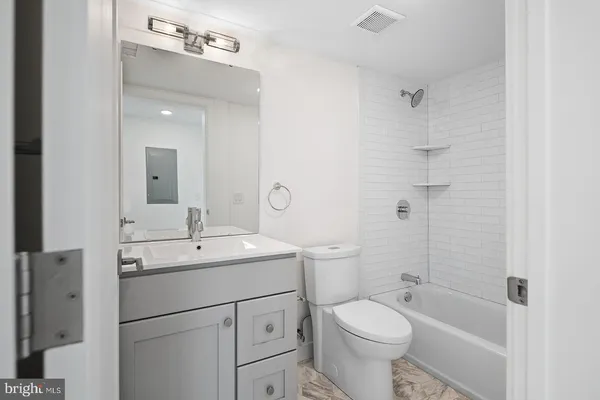 $3,900 | 806 North 2nd Street, Unit TOP 2, Philadelphia, PA 19123