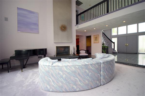 11 Seneca Road Canton, MA 02021 - Photo 4 of 29