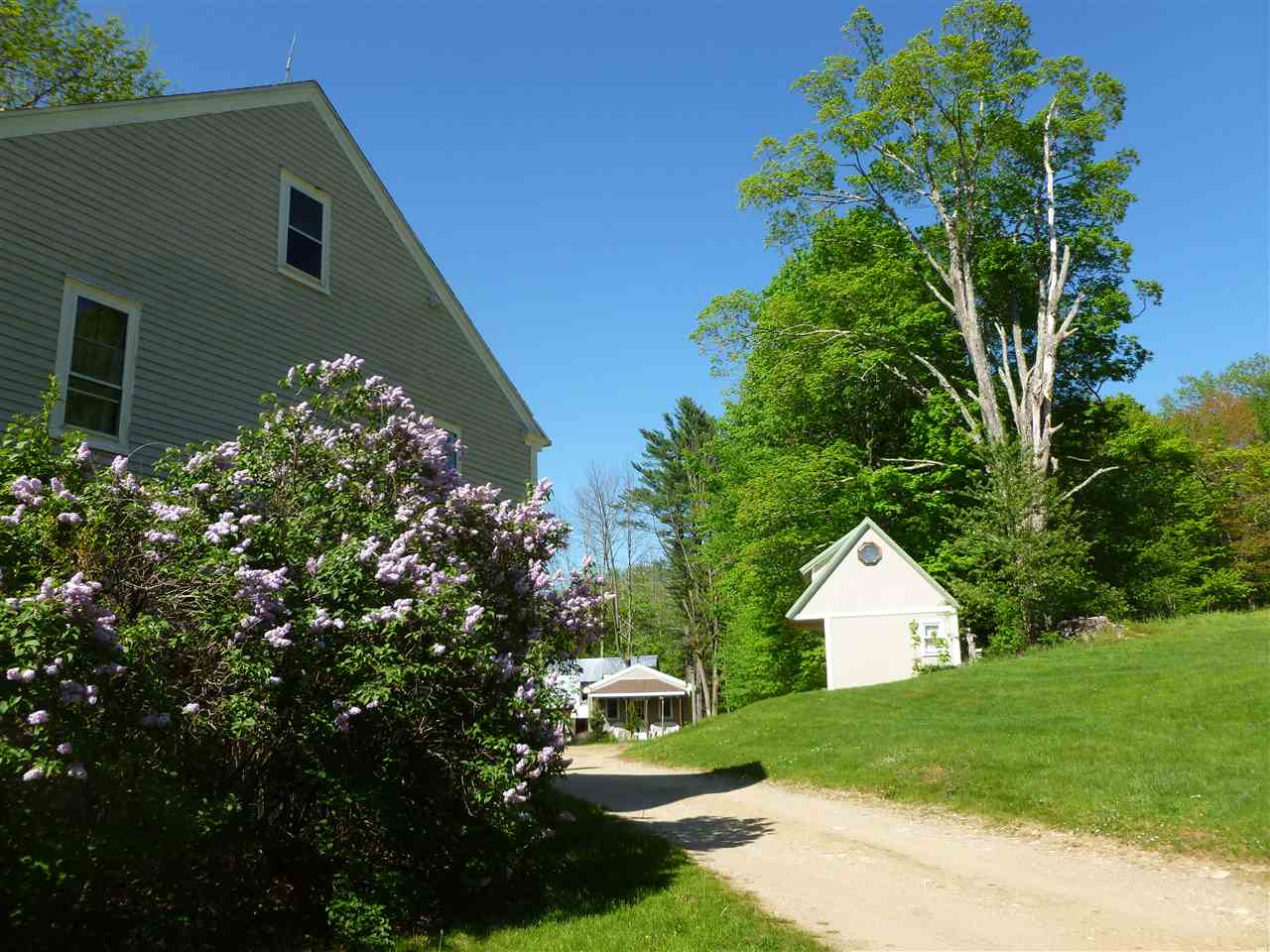 412 Catamount Road Pittsfield, NH 03263 - Photo 3 of 30