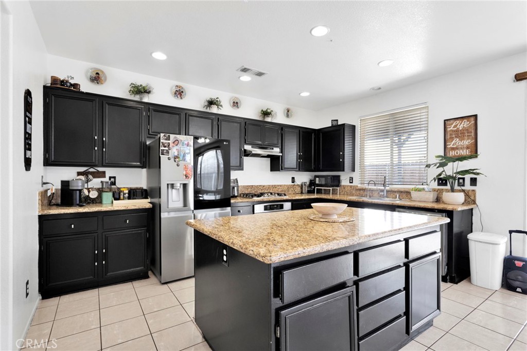 13329 Sunny Ridge Street Hesperia, CA 92344 - Photo 15 of 56