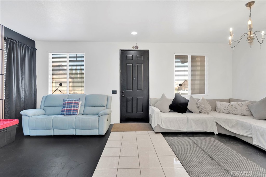 13329 Sunny Ridge Street Hesperia, CA 92344 - Photo 4 of 56