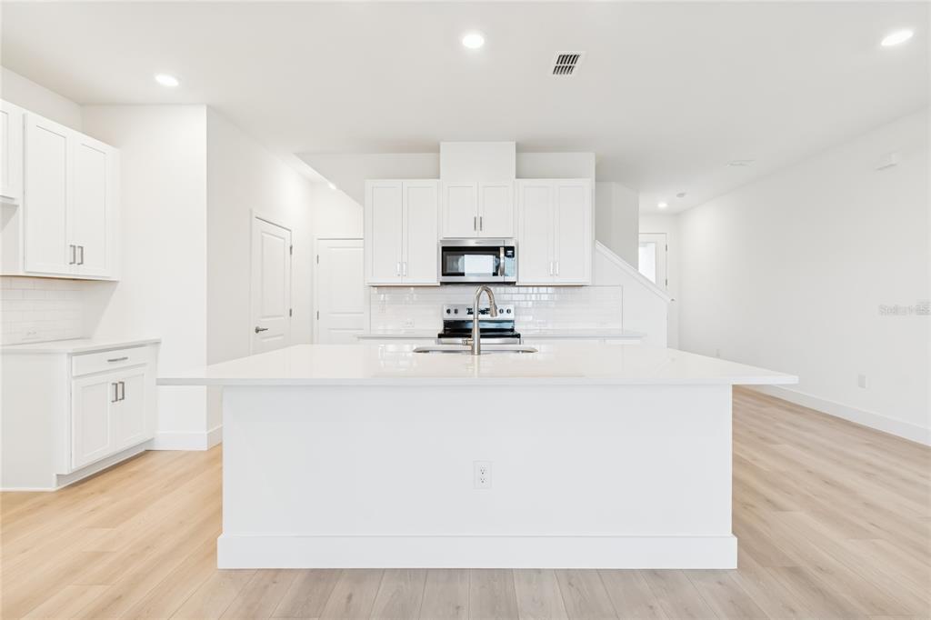 11726 Full Moon Loop Parrish, FL 34219 - Photo 6 of 44