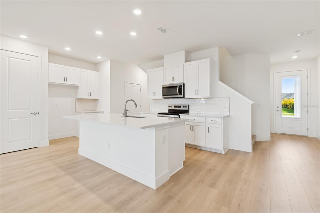 11726 Full Moon Loop Parrish, FL 34219 - Photo 8 of 44