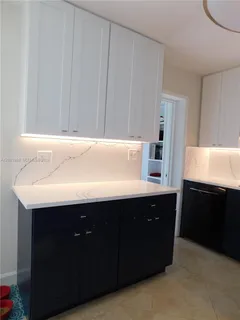 $8,500 | 108 Northeast 30th Street, Wilton Manors, FL 33334