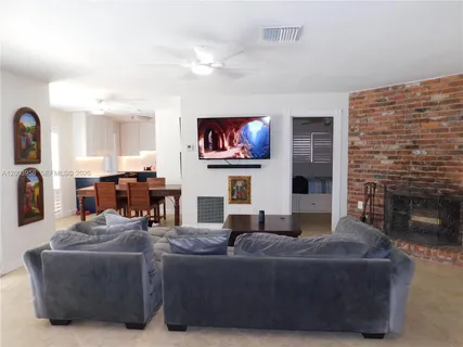 $8,500 | 108 Northeast 30th Street, Wilton Manors, FL 33334