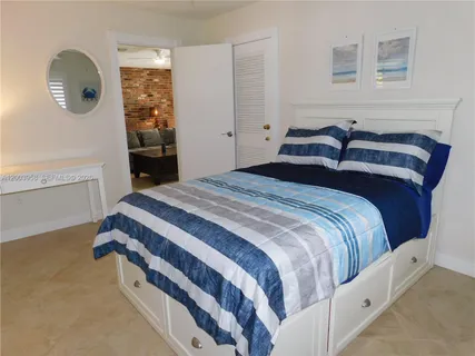 $8,500 | 108 Northeast 30th Street, Wilton Manors, FL 33334