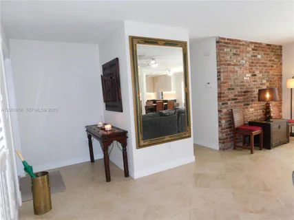 $8,500 | 108 Northeast 30th Street, Wilton Manors, FL 33334