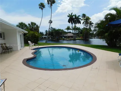 $8,500 | 108 Northeast 30th Street, Wilton Manors, FL 33334
