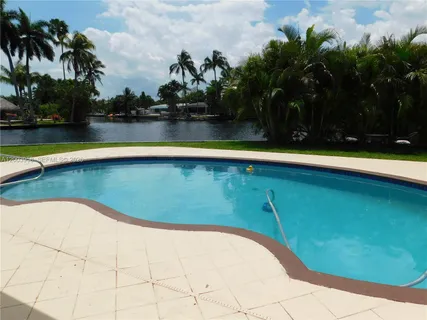 $8,500 | 108 Northeast 30th Street, Wilton Manors, FL 33334